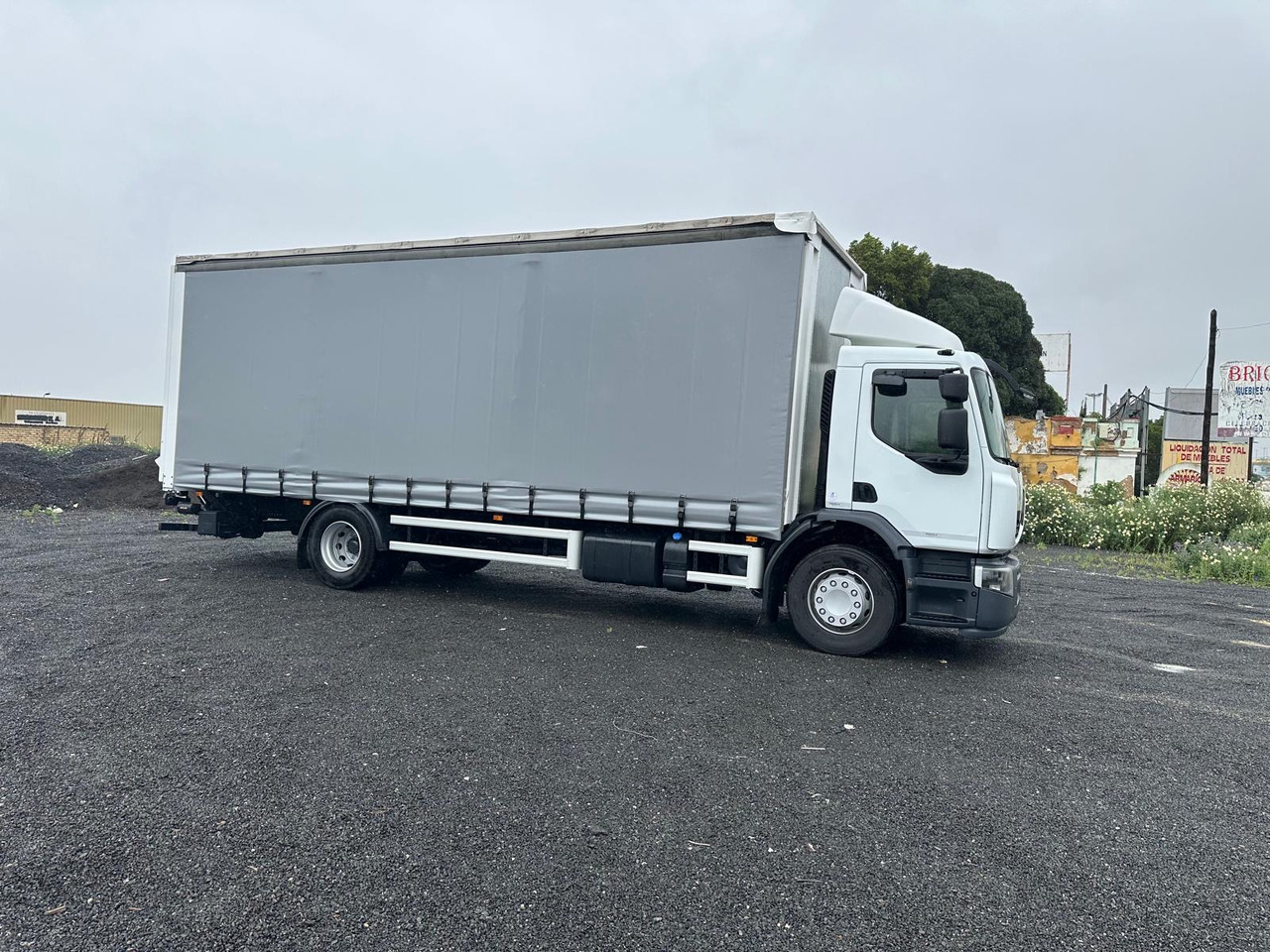 RENAULT PREMIUM 380 - Φορτηγό μουσαμάς: φωτογραφία 2 RENAULT PREMIUM 380 - Φορτηγό μουσαμάς: φωτογραφία 2