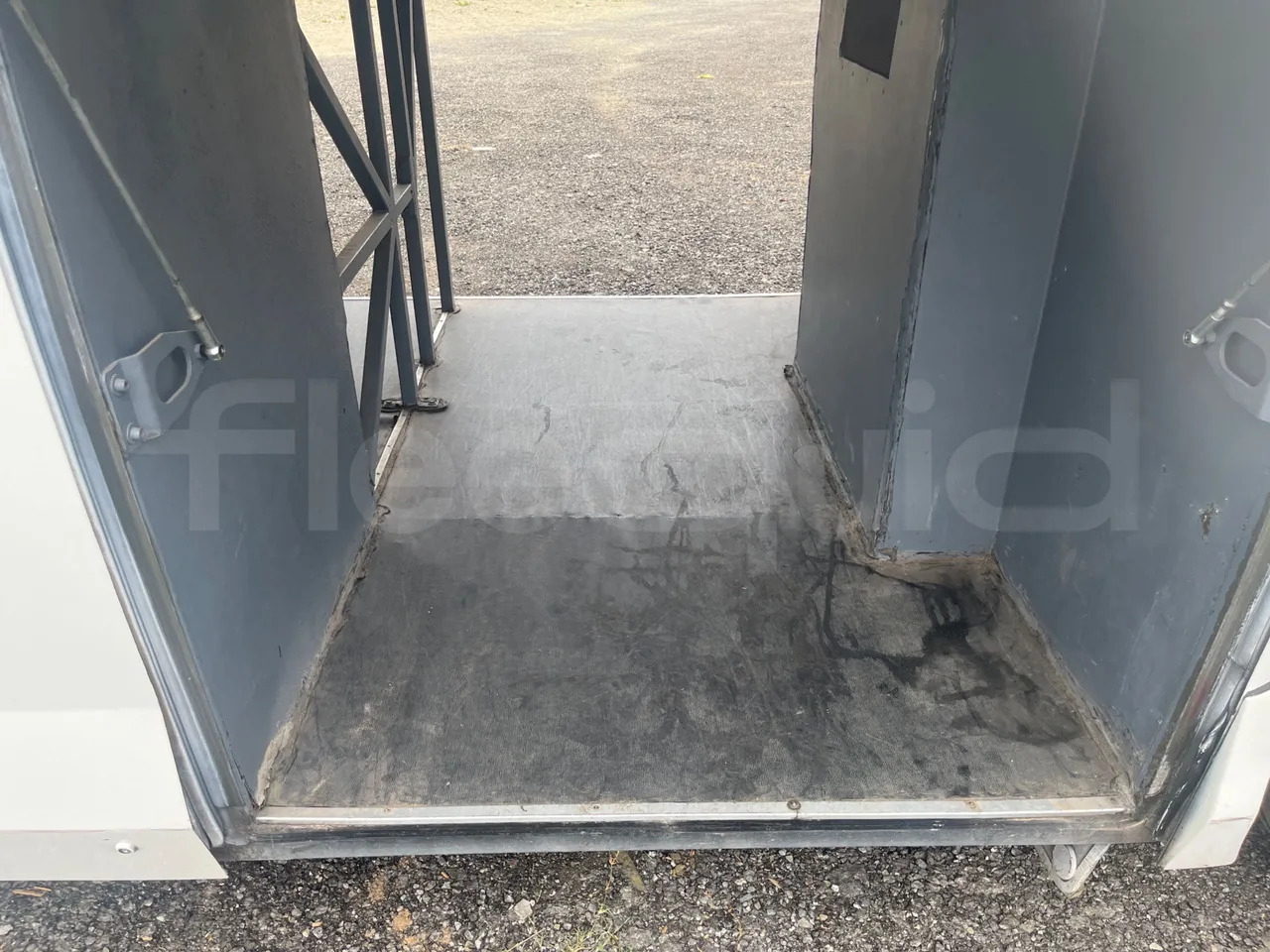 Man TITANIUM - Πούλμαν: φωτογραφία 5 Man TITANIUM - Πούλμαν: φωτογραφία 5