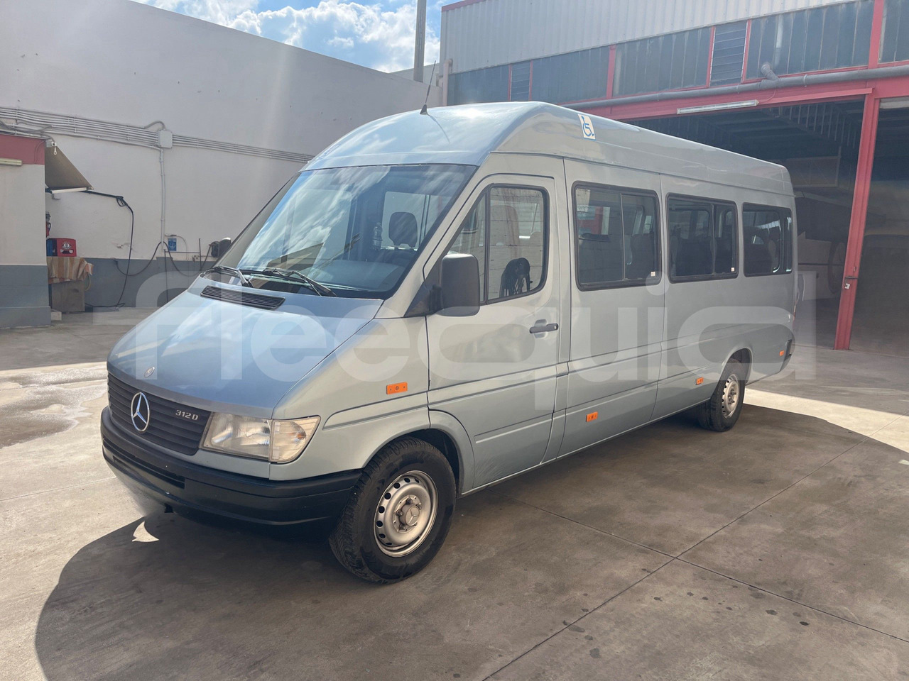 Mercedes-Benz Sprinter - Προαστιακό λεωφορείο: φωτογραφία 4 Mercedes-Benz Sprinter - Προαστιακό λεωφορείο: φωτογραφία 4