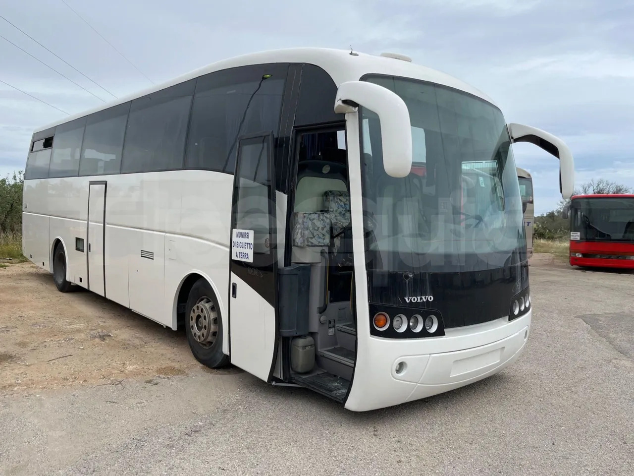Volvo B12 - Πούλμαν: φωτογραφία 1 Volvo B12 - Πούλμαν: φωτογραφία 1
