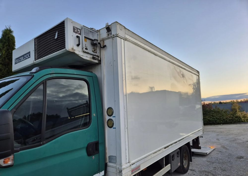 Chłodnia Mroźnia Izoterma 4.5m, 2012 rok, zasilanie stacjonarne, stan bdb! - Αμάξωμα - ψυγείο: φωτογραφία 4 Chłodnia Mroźnia Izoterma 4.5m, 2012 rok, zasilanie stacjonarne, stan bdb! - Αμάξωμα - ψυγείο: φωτογραφία 4