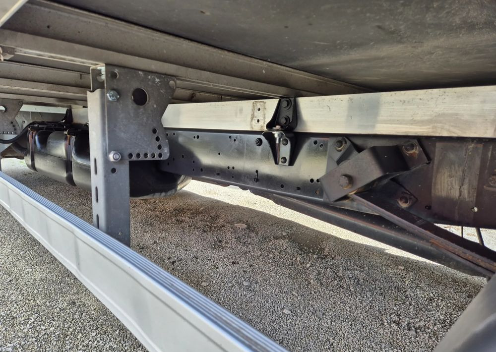 Iveco 35C15 3.0 - Μικρό φορτηγό με καρότσα: φωτογραφία 4 Iveco 35C15 3.0 - Μικρό φορτηγό με καρότσα: φωτογραφία 4