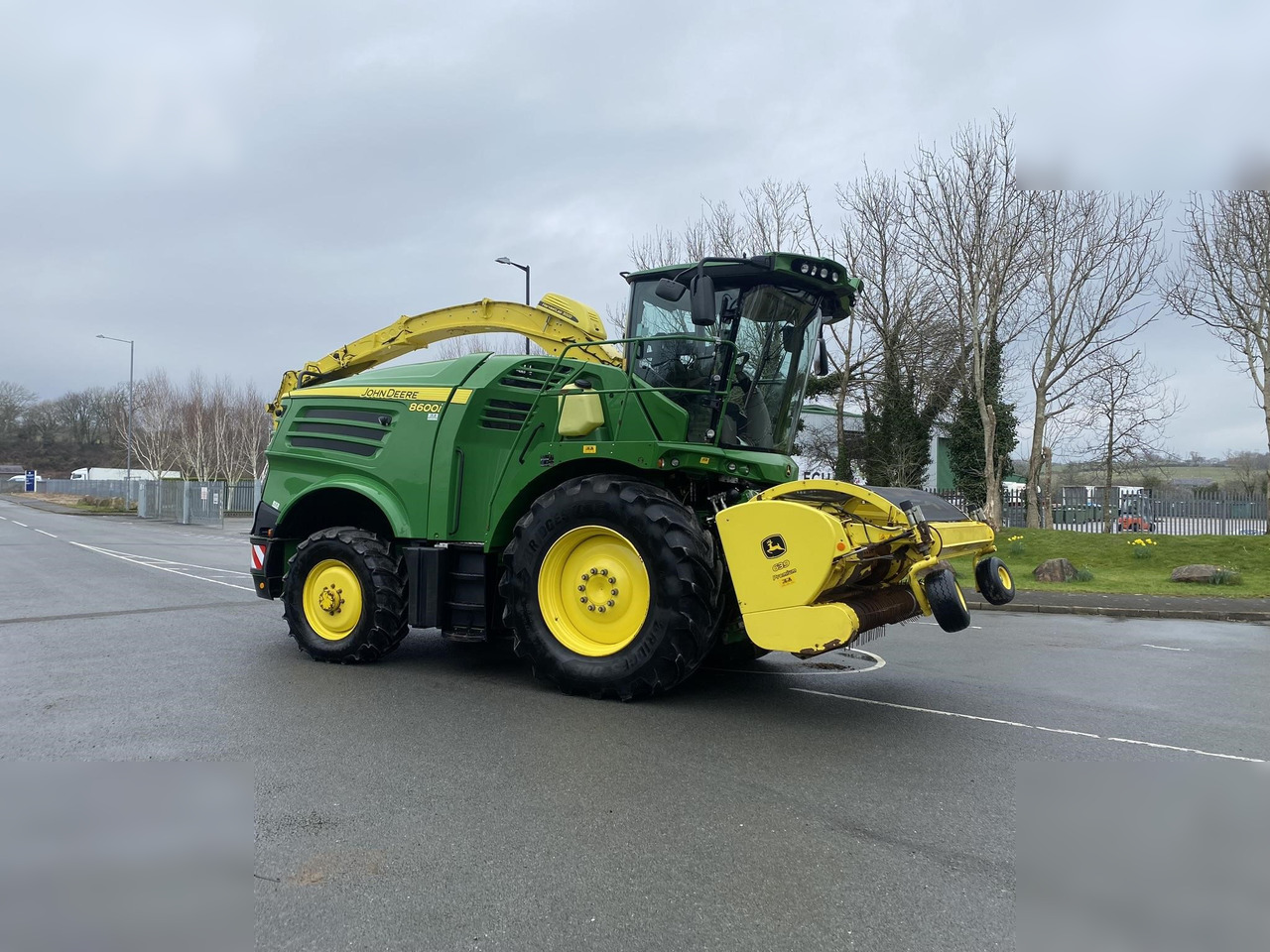 2020 JOHN DEERE 8600 - Ενσιρωτική μηχανή: φωτογραφία 1 2020 JOHN DEERE 8600 - Ενσιρωτική μηχανή: φωτογραφία 1
