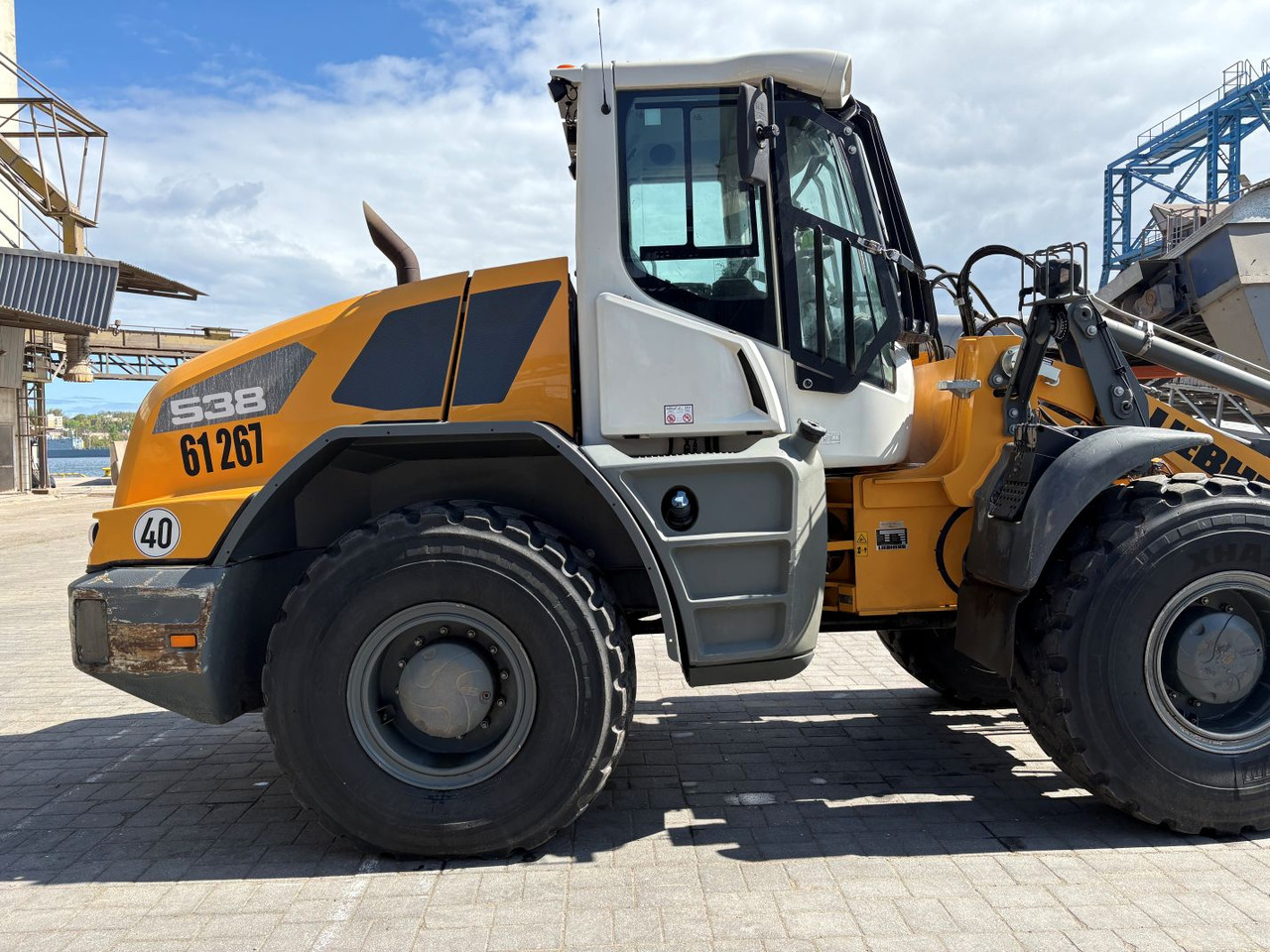 LIEBHERR L538 - Ελαστιχοφόρος φορτωτής: φωτογραφία 1 LIEBHERR L538 - Ελαστιχοφόρος φορτωτής: φωτογραφία 1