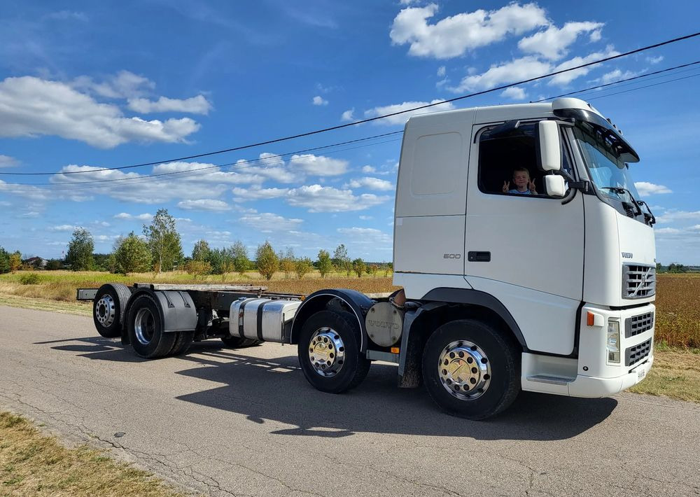 Volvo FH 500 8x2 - Φορτηγό σασί: φωτογραφία 1 Volvo FH 500 8x2 - Φορτηγό σασί: φωτογραφία 1