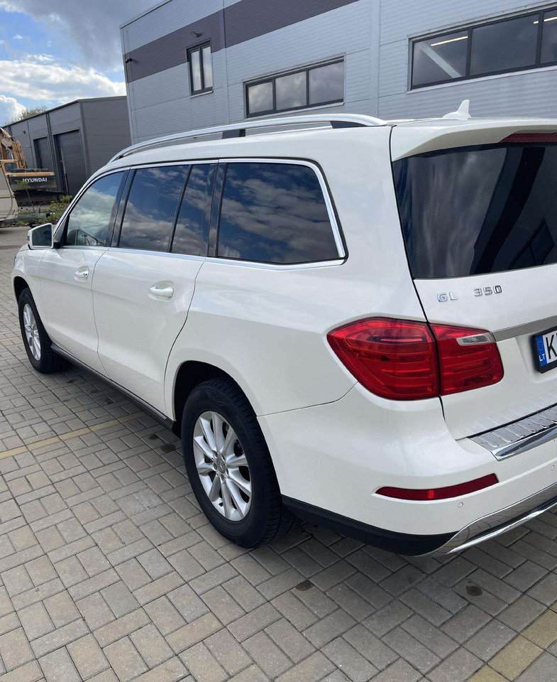 Mercedes-Benz GL350 - SUV: φωτογραφία 4 Mercedes-Benz GL350 - SUV: φωτογραφία 4