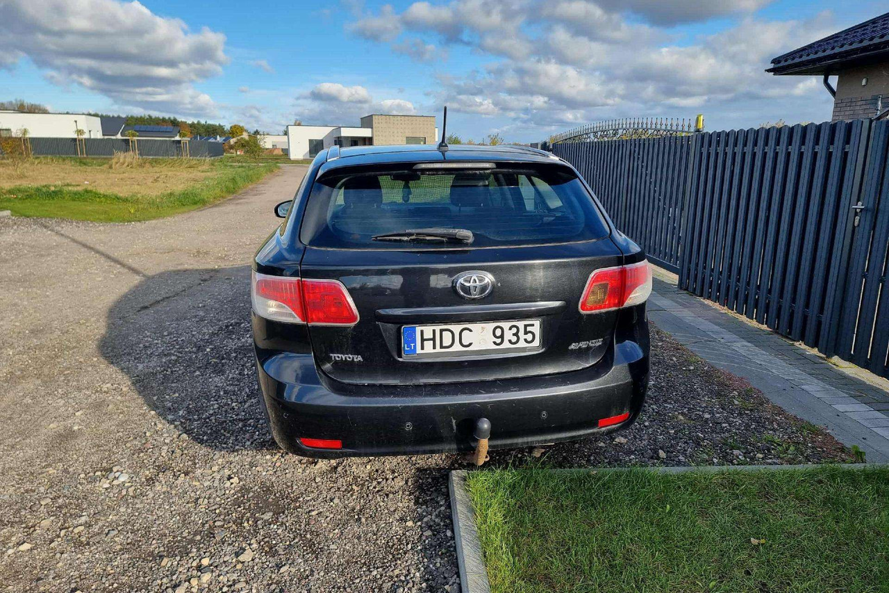 Toyota Avensis - Station wagon: φωτογραφία 4 Toyota Avensis - Station wagon: φωτογραφία 4