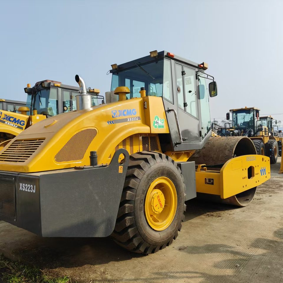 XCMG XS223J used road roller low hours factory price - Οδοστρωτήρες: φωτογραφία 3 XCMG XS223J used road roller low hours factory price - Οδοστρωτήρες: φωτογραφία 3