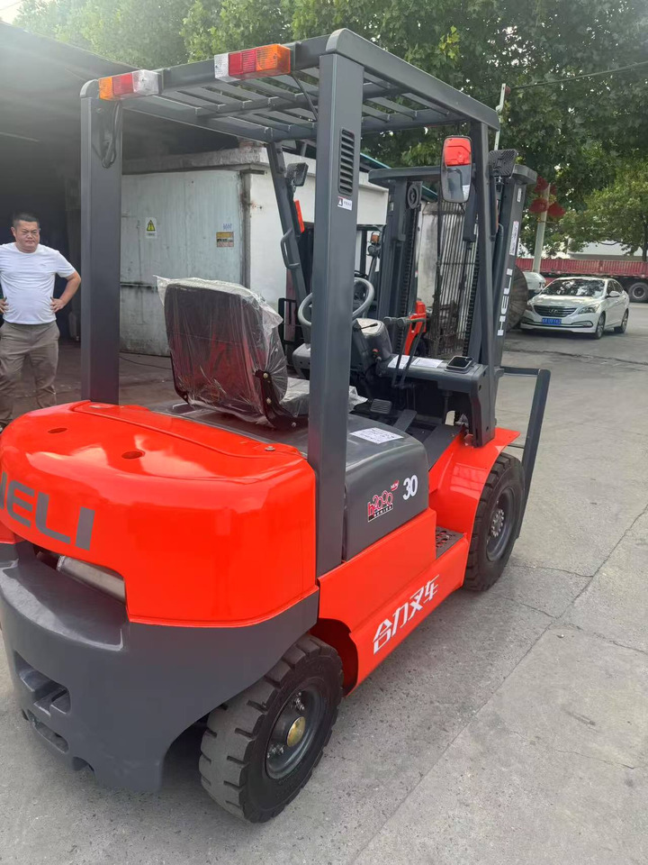 Heli stock new 2024 model 3T diesel forklift Customizable Mast & Clamp - Πετρελαιοκίνητο περονοφόρο: φωτογραφία 3 Heli stock new 2024 model 3T diesel forklift Customizable Mast & Clamp - Πετρελαιοκίνητο περονοφόρο: φωτογραφία 3