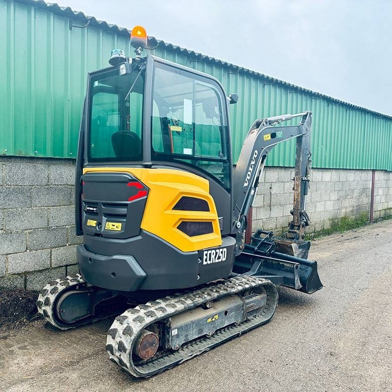 Volvo ECR25D - Μίνι εκσκαφέας: φωτογραφία 1 Volvo ECR25D - Μίνι εκσκαφέας: φωτογραφία 1