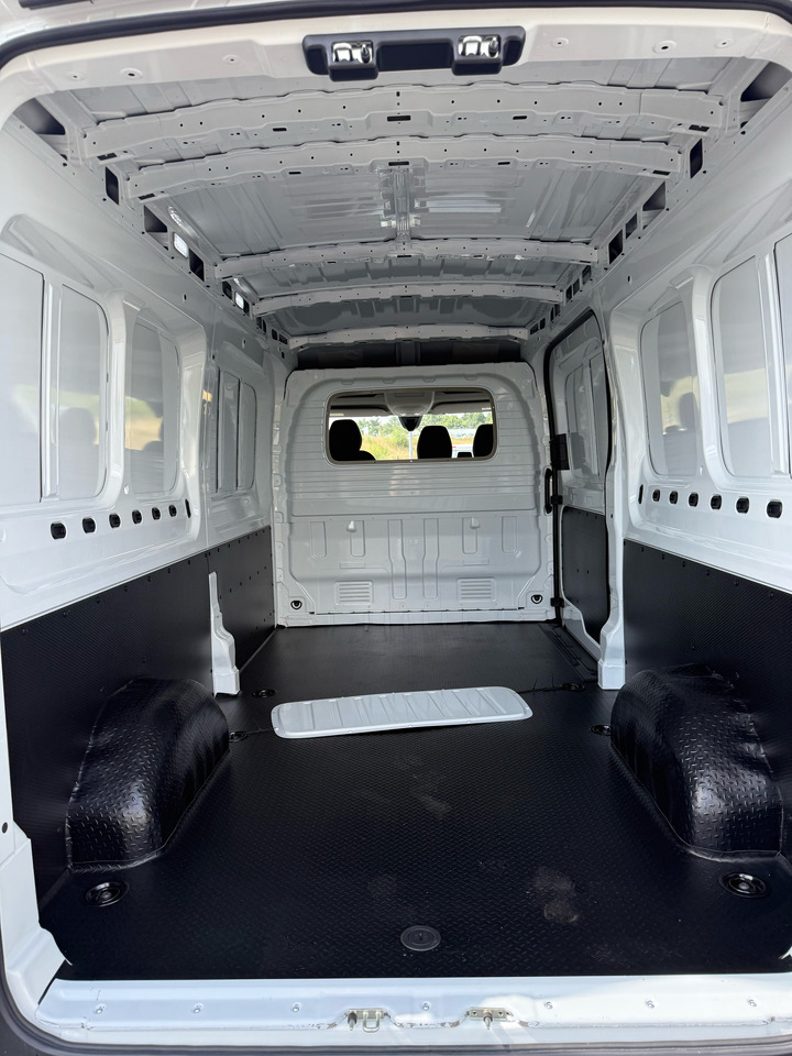 Βαν MAXUS DELIVER9 150CH Diesel: φωτογραφία 9 Βαν MAXUS DELIVER9 150CH Diesel: φωτογραφία 9