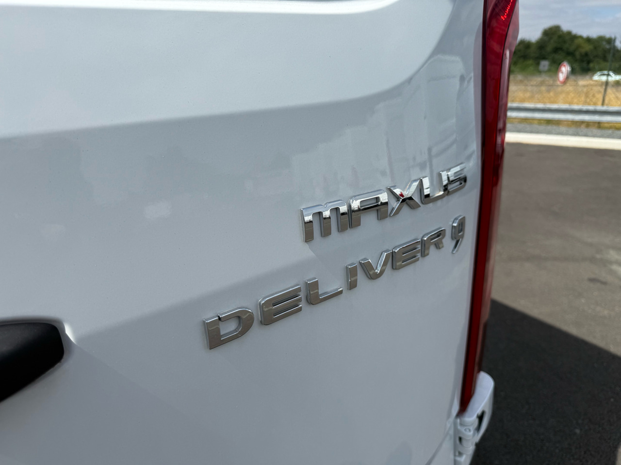 Βαν MAXUS DELIVER9 150CH Diesel: φωτογραφία 20 Βαν MAXUS DELIVER9 150CH Diesel: φωτογραφία 20