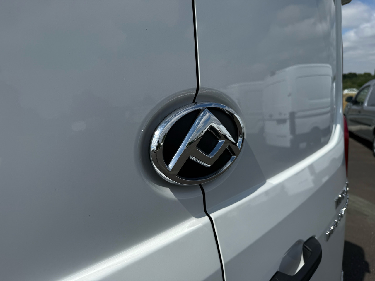 Βαν MAXUS DELIVER9 150CH Diesel: φωτογραφία 19 Βαν MAXUS DELIVER9 150CH Diesel: φωτογραφία 19