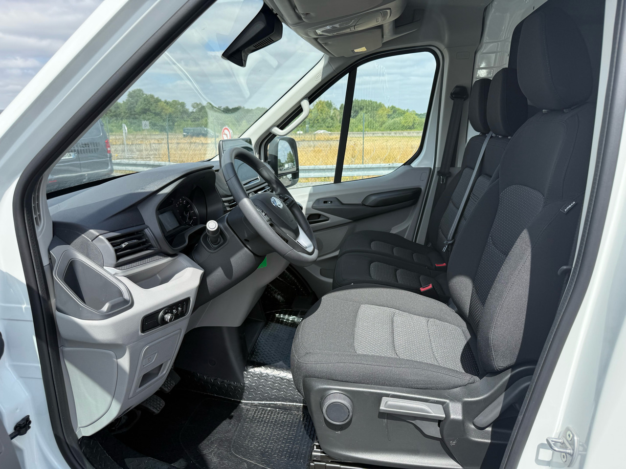 Βαν MAXUS DELIVER9 150CH Diesel: φωτογραφία 25 Βαν MAXUS DELIVER9 150CH Diesel: φωτογραφία 25