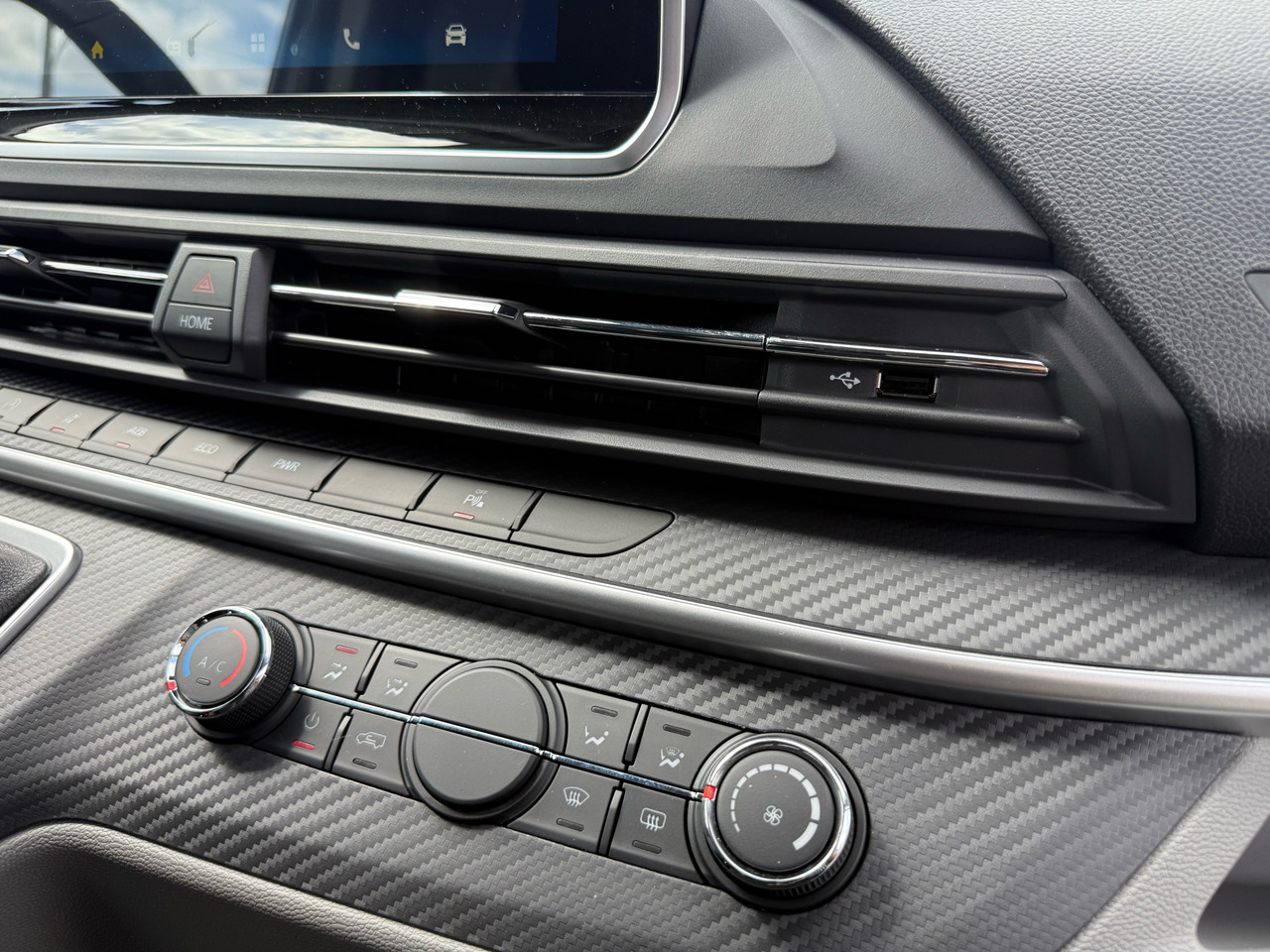 Βαν MAXUS DELIVER9 150CH Diesel: φωτογραφία 24 Βαν MAXUS DELIVER9 150CH Diesel: φωτογραφία 24