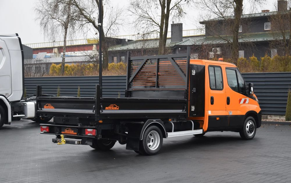 Iveco DAILY 35C16 / 2.3 - 160 KM / BRYGADÓWKA / 6 OSOBOWY / DOSTAWCZE / SKRZYNIA / KLIMA / NAWIGACJA / KAMERA COFANIA / TEMPOMAT / SERWISOWANY / SPROWADZONY - Διπλοκάμπινο ελαφρύ επαγγελματικό: φωτογραφία 5 Iveco DAILY 35C16 / 2.3 - 160 KM / BRYGADÓWKA / 6 OSOBOWY / DOSTAWCZE / SKRZYNIA / KLIMA / NAWIGACJA / KAMERA COFANIA / TEMPOMAT / SERWISOWANY / SPROWADZONY - Διπλοκάμπινο ελαφρύ επαγγελματικό: φωτογραφία 5