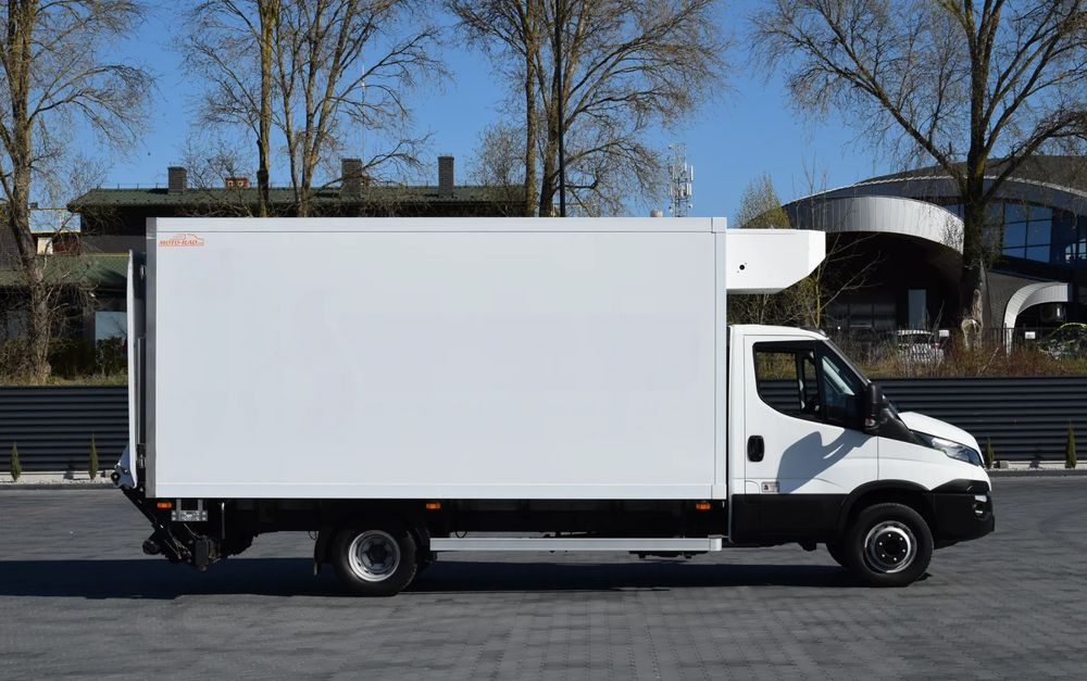 Iveco DAILY 70C18 / 3.0 - 180 KM / AUTOMAT HI-MATIC / 3 OSOBY / CHŁODNIA - MROŹNIA 4,55 M / AGREGAD FRIGOBLOCK / WINDA SORENSEN / KLIMA / TEMPOMAT / KAMERA COFANIA / REGULOWANE ZAWIESZENIE / SERWISOWA - Φορτηγό ψυγείο: φωτογραφία 4 Iveco DAILY 70C18 / 3.0 - 180 KM / AUTOMAT HI-MATIC / 3 OSOBY / CHŁODNIA - MROŹNIA 4,55 M / AGREGAD FRIGOBLOCK / WINDA SORENSEN / KLIMA / TEMPOMAT / KAMERA COFANIA / REGULOWANE ZAWIESZENIE / SERWISOWA - Φορτηγό ψυγείο: φωτογραφία 4