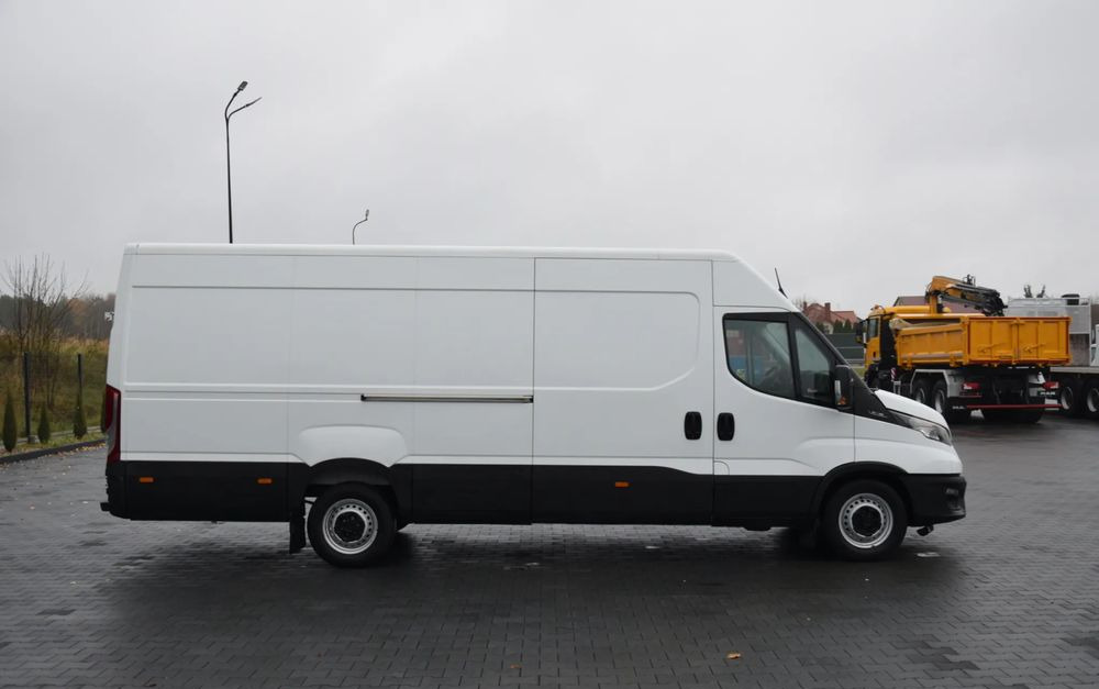 Iveco DAILY MAXI 35S16 / 2.3 - 160 KM / NOWY MODEL / 3 OSOBY / DOSTAWCZE / BLASZAK / KLIMA / CZUJNIKI COFANIA / TRYB CITY-ECO / 2023 / SERWISOWANY / SPROWADZONY Z NIEMIEC - Βαν: φωτογραφία 4 Iveco DAILY MAXI 35S16 / 2.3 - 160 KM / NOWY MODEL / 3 OSOBY / DOSTAWCZE / BLASZAK / KLIMA / CZUJNIKI COFANIA / TRYB CITY-ECO / 2023 / SERWISOWANY / SPROWADZONY Z NIEMIEC - Βαν: φωτογραφία 4