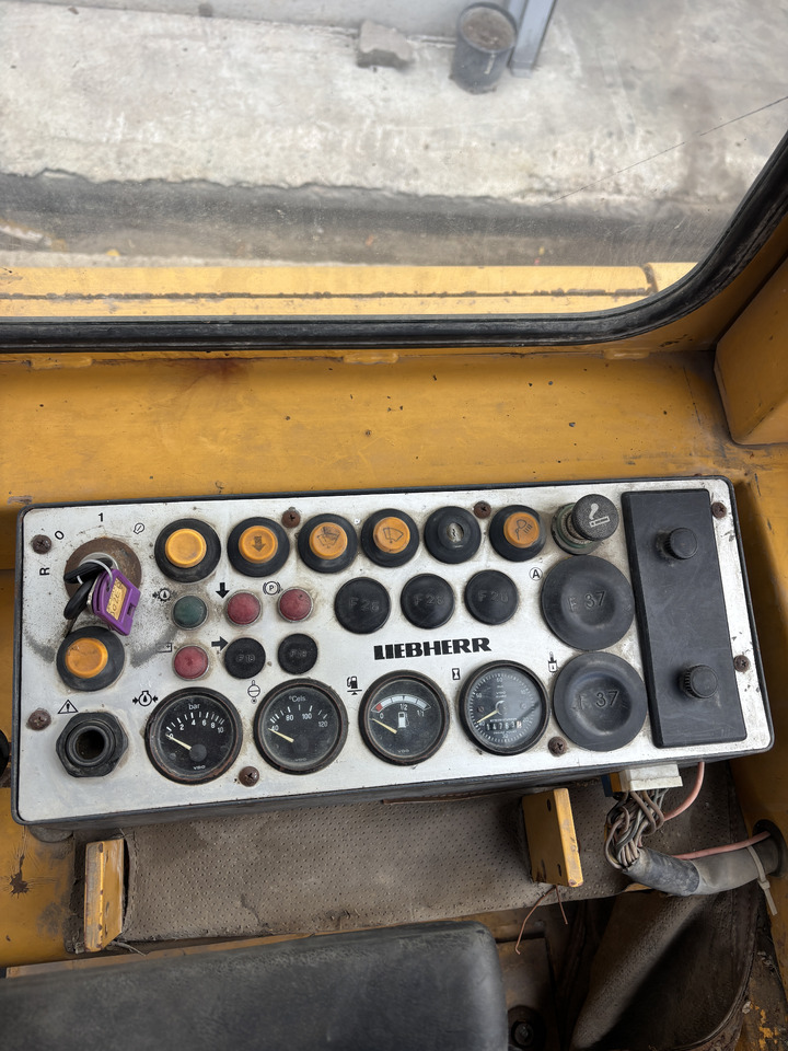 LIEBHERR PR 711 - Μπουλντόζα: φωτογραφία 3 LIEBHERR PR 711 - Μπουλντόζα: φωτογραφία 3