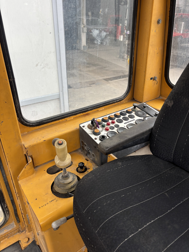 LIEBHERR PR 711 - Μπουλντόζα: φωτογραφία 2 LIEBHERR PR 711 - Μπουλντόζα: φωτογραφία 2