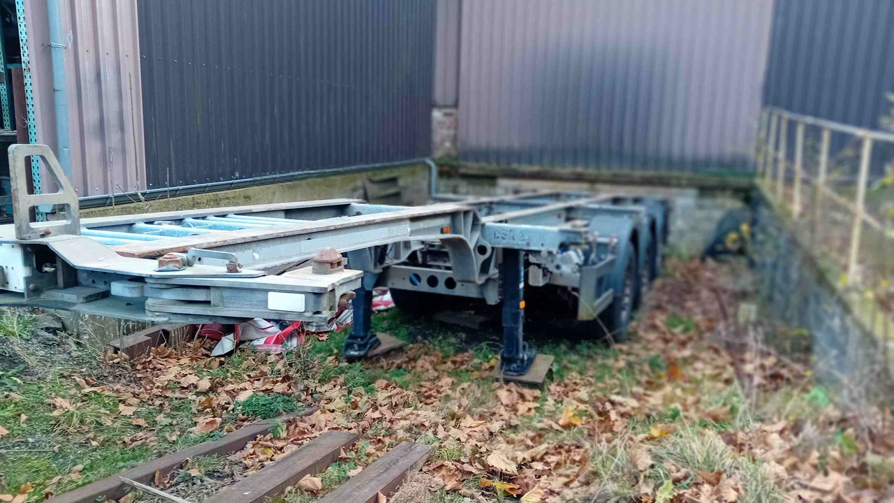 SCHMITZ CARGOBULL châssis porte-conteneur semi-remorque Os - type SGF*3 - adaptable pour conteneur 20' et 40' - Επικαθήμενο μεταφοράς εμπορευματοκιβωτίων/ Κινητό αμάξωμα: φωτογραφία 2 SCHMITZ CARGOBULL châssis porte-conteneur semi-remorque Os - type SGF*3 - adaptable pour conteneur 20' et 40' - Επικαθήμενο μεταφοράς εμπορευματοκιβωτίων/ Κινητό αμάξωμα: φωτογραφία 2