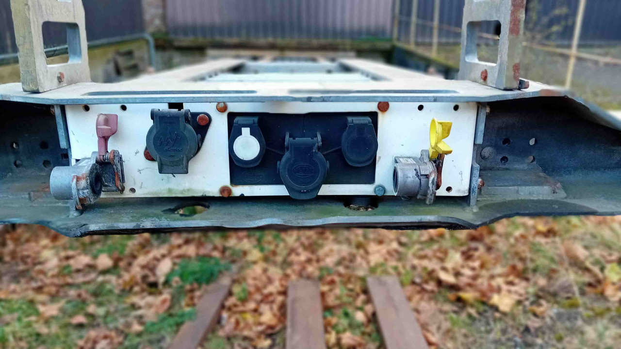 SCHMITZ CARGOBULL châssis porte-conteneur semi-remorque Os - type SGF*3 - adaptable pour conteneur 20' et 40' - Επικαθήμενο μεταφοράς εμπορευματοκιβωτίων/ Κινητό αμάξωμα: φωτογραφία 5 SCHMITZ CARGOBULL châssis porte-conteneur semi-remorque Os - type SGF*3 - adaptable pour conteneur 20' et 40' - Επικαθήμενο μεταφοράς εμπορευματοκιβωτίων/ Κινητό αμάξωμα: φωτογραφία 5