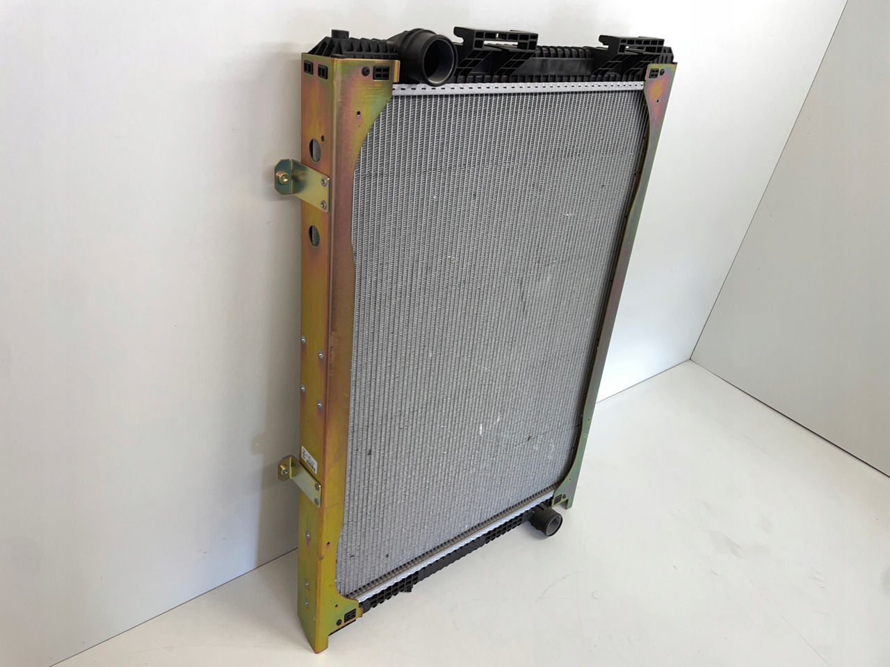 CHŁODNICA WODY MAN F2000 F 90 F 2000 F90 81061016437 - Αντλία ψυκτικού για Φορτηγό: φωτογραφία 2 CHŁODNICA WODY MAN F2000 F 90 F 2000 F90 81061016437 - Αντλία ψυκτικού για Φορτηγό: φωτογραφία 2