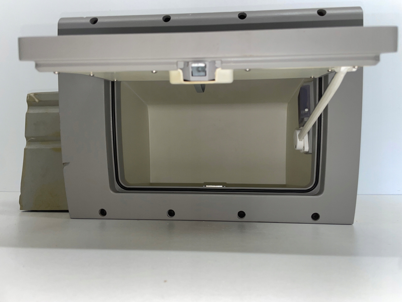 LODÓWKA CHŁODZIARKA VOLVO FH 20398817 , 061076791 - Καμπίνα και εσωτερικό για Φορτηγό: φωτογραφία 3 LODÓWKA CHŁODZIARKA VOLVO FH 20398817 , 061076791 - Καμπίνα και εσωτερικό για Φορτηγό: φωτογραφία 3