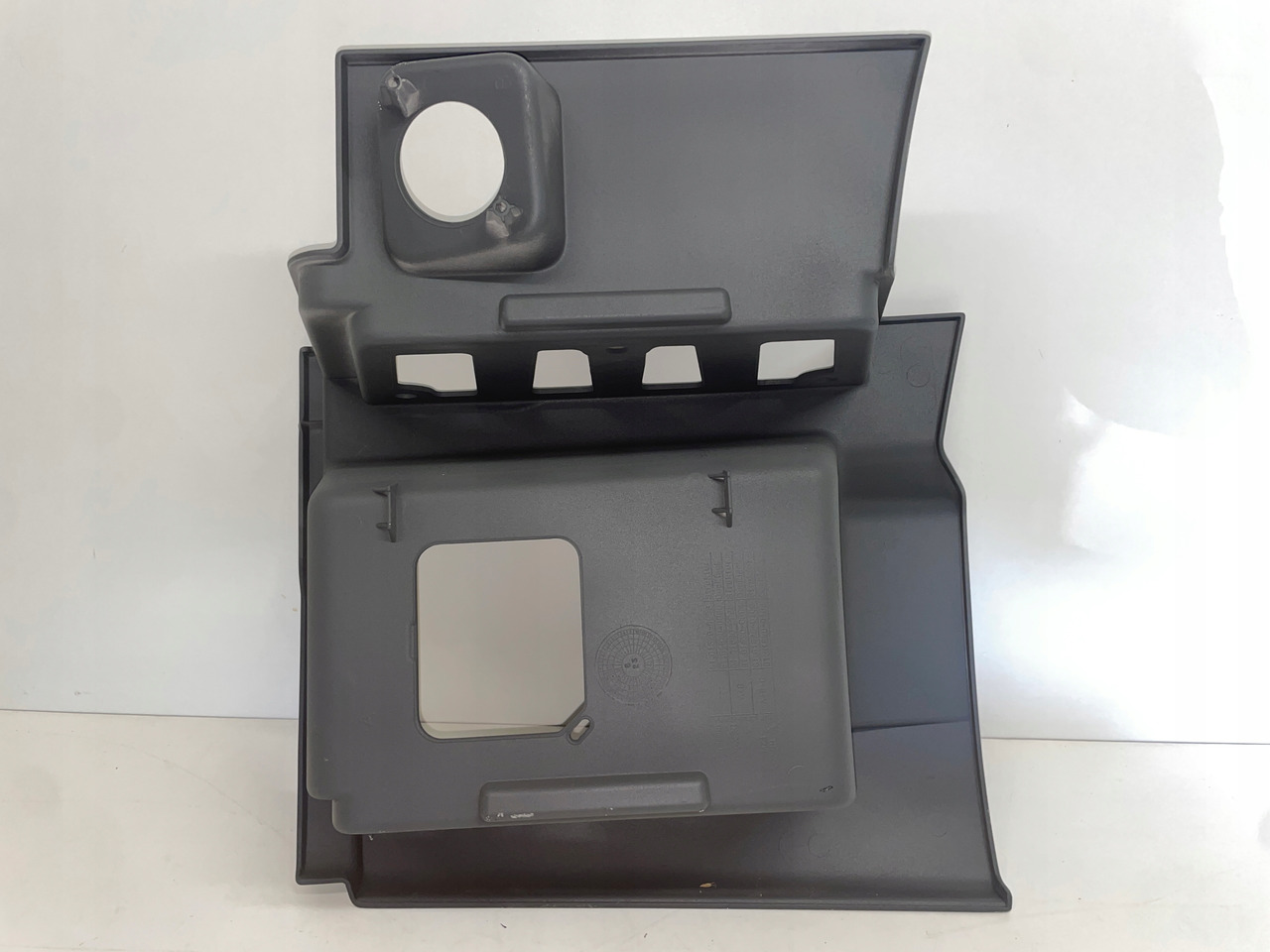 STOPNICA DOLNY STOPIEŃ PRAWY MAN TGS TGXS TG-3 81615200092 - Σκαλοπάτι για Φορτηγό: φωτογραφία 4 STOPNICA DOLNY STOPIEŃ PRAWY MAN TGS TGXS TG-3 81615200092 - Σκαλοπάτι για Φορτηγό: φωτογραφία 4