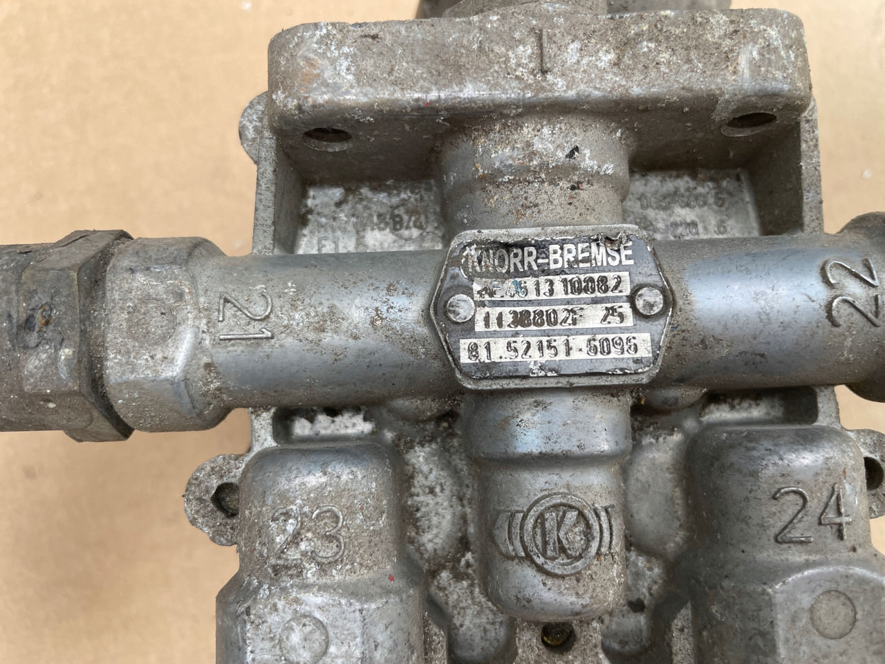 ZAWÓR CZTERODROŻNY MAN TGX TGS TGA 81521516096 - Βαλβίδα φρένων για Φορτηγό: φωτογραφία 5 ZAWÓR CZTERODROŻNY MAN TGX TGS TGA 81521516096 - Βαλβίδα φρένων για Φορτηγό: φωτογραφία 5