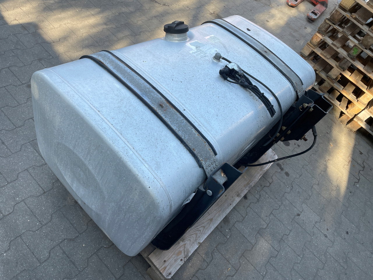 ZBIORNIK PALIWA MAN TGA TGX TGS 480 L LOW DECK 81122015841 - Ρεζερβουάρ καυσίμου για Φορτηγό: φωτογραφία 4 ZBIORNIK PALIWA MAN TGA TGX TGS 480 L LOW DECK 81122015841 - Ρεζερβουάρ καυσίμου για Φορτηγό: φωτογραφία 4