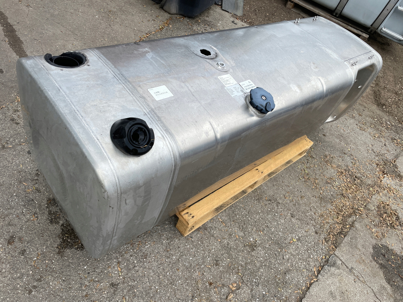 ZBIORNIK PALIWA MAN TGX TGS 680 L 75 AD BLUE 81122016726 - Ρεζερβουάρ καυσίμου για Φορτηγό: φωτογραφία 2 ZBIORNIK PALIWA MAN TGX TGS 680 L 75 AD BLUE 81122016726 - Ρεζερβουάρ καυσίμου για Φορτηγό: φωτογραφία 2