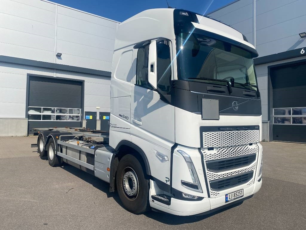 Volvo FH 540 - Φορτηγό μεταφοράς εμπορευματοκιβωτίων/ Κινητό αμάξωμα: φωτογραφία 2 Volvo FH 540 - Φορτηγό μεταφοράς εμπορευματοκιβωτίων/ Κινητό αμάξωμα: φωτογραφία 2
