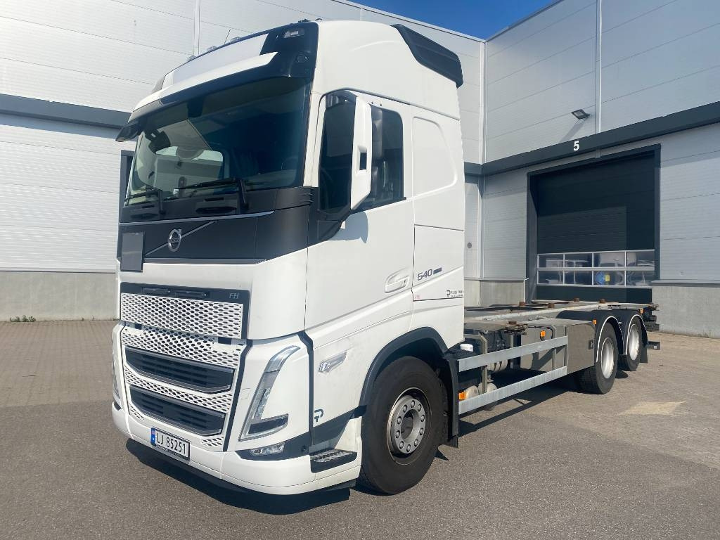 Volvo FH 540 - Φορτηγό μεταφοράς εμπορευματοκιβωτίων/ Κινητό αμάξωμα: φωτογραφία 1 Volvo FH 540 - Φορτηγό μεταφοράς εμπορευματοκιβωτίων/ Κινητό αμάξωμα: φωτογραφία 1