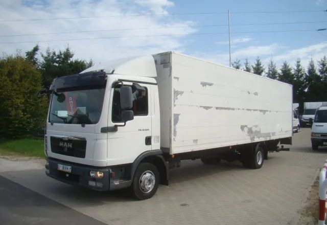 MAN TGL 12-220 8.10M KLIMA WINDA 2000KG - Φορτηγό κόφα: φωτογραφία 2 MAN TGL 12-220 8.10M KLIMA WINDA 2000KG - Φορτηγό κόφα: φωτογραφία 2