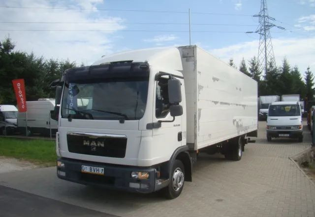 MAN TGL 12-220 8.10M KLIMA WINDA 2000KG - Φορτηγό κόφα: φωτογραφία 1 MAN TGL 12-220 8.10M KLIMA WINDA 2000KG - Φορτηγό κόφα: φωτογραφία 1