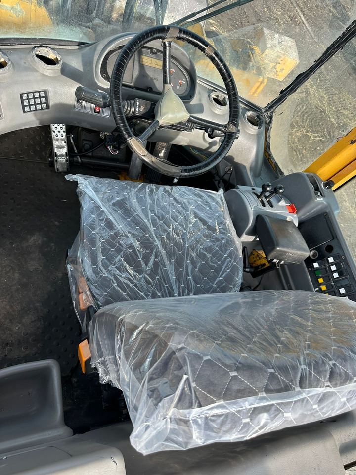 Ελαστιχοφόρος φορτωτής VOLVO L150E: φωτογραφία 14 Ελαστιχοφόρος φορτωτής VOLVO L150E: φωτογραφία 14