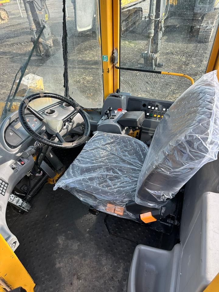 Ελαστιχοφόρος φορτωτής VOLVO L150E: φωτογραφία 13 Ελαστιχοφόρος φορτωτής VOLVO L150E: φωτογραφία 13