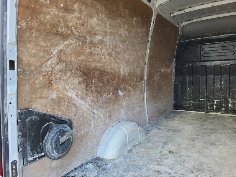 Iveco Daily L2H2 - Βαν: φωτογραφία 4 Iveco Daily L2H2 - Βαν: φωτογραφία 4