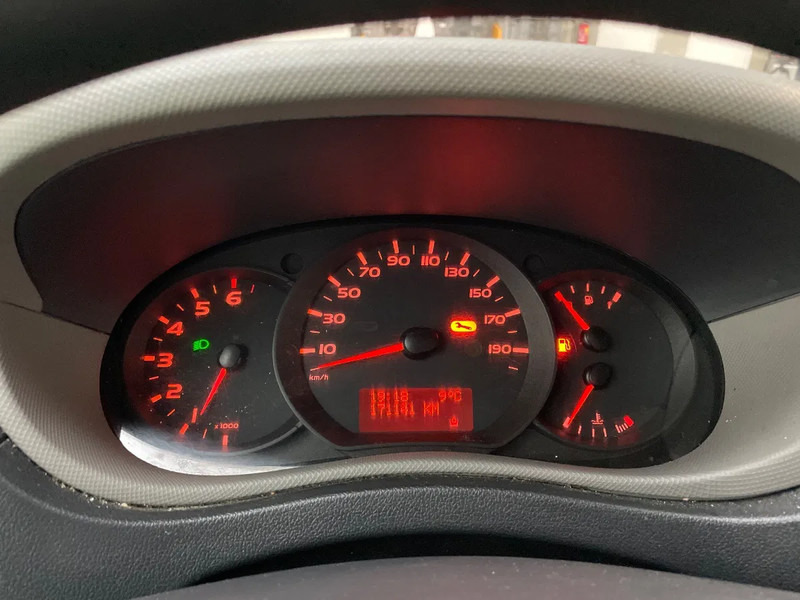 Renault Master T33 2.3 dCi L2H2 - Μικρό βαν: φωτογραφία 4 Renault Master T33 2.3 dCi L2H2 - Μικρό βαν: φωτογραφία 4