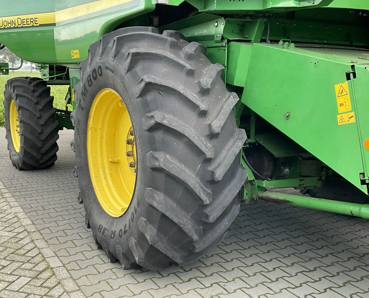 John Deere T560 - Θεριζοαλωνιστική μηχανή: φωτογραφία 5 John Deere T560 - Θεριζοαλωνιστική μηχανή: φωτογραφία 5