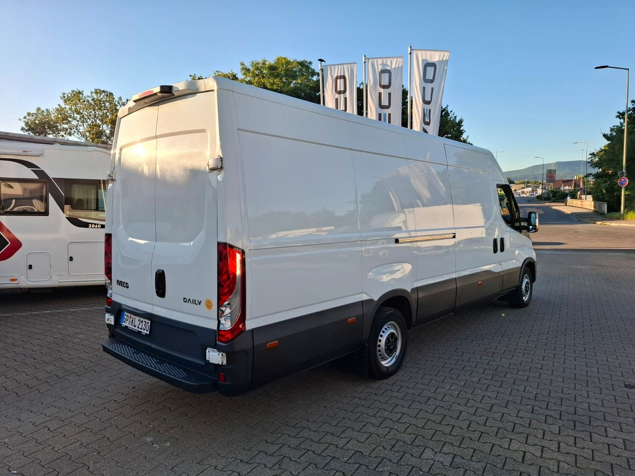 Iveco 35-160V/P, Luftfed., KLima, HiMatic, DAB,. - Βαν: φωτογραφία 2 Iveco 35-160V/P, Luftfed., KLima, HiMatic, DAB,. - Βαν: φωτογραφία 2