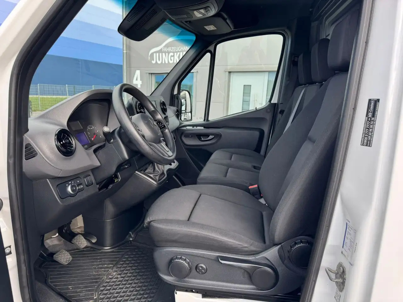 Mercedes-Benz Sprinter 317 CDI Lang Hoch Klima MBUX AHK - Βαν: φωτογραφία 4 Mercedes-Benz Sprinter 317 CDI Lang Hoch Klima MBUX AHK - Βαν: φωτογραφία 4