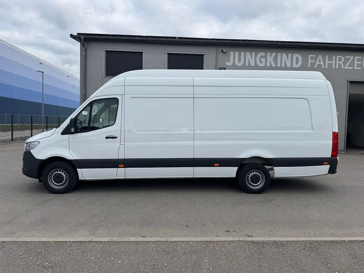 Mercedes-Benz Sprinter 317 CDI Maxi Lang Extralang XXL MBUX - Βαν: φωτογραφία 3 Mercedes-Benz Sprinter 317 CDI Maxi Lang Extralang XXL MBUX - Βαν: φωτογραφία 3