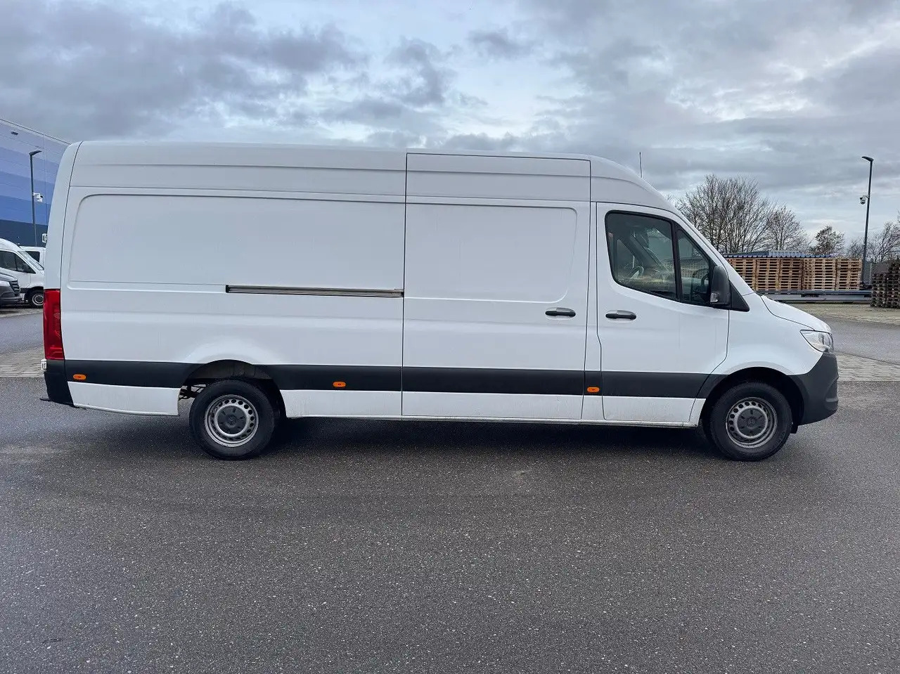 Mercedes-Benz Sprinter 317 CDI Maxi Lang Klima MBUX AHK - Βαν: φωτογραφία 4 Mercedes-Benz Sprinter 317 CDI Maxi Lang Klima MBUX AHK - Βαν: φωτογραφία 4