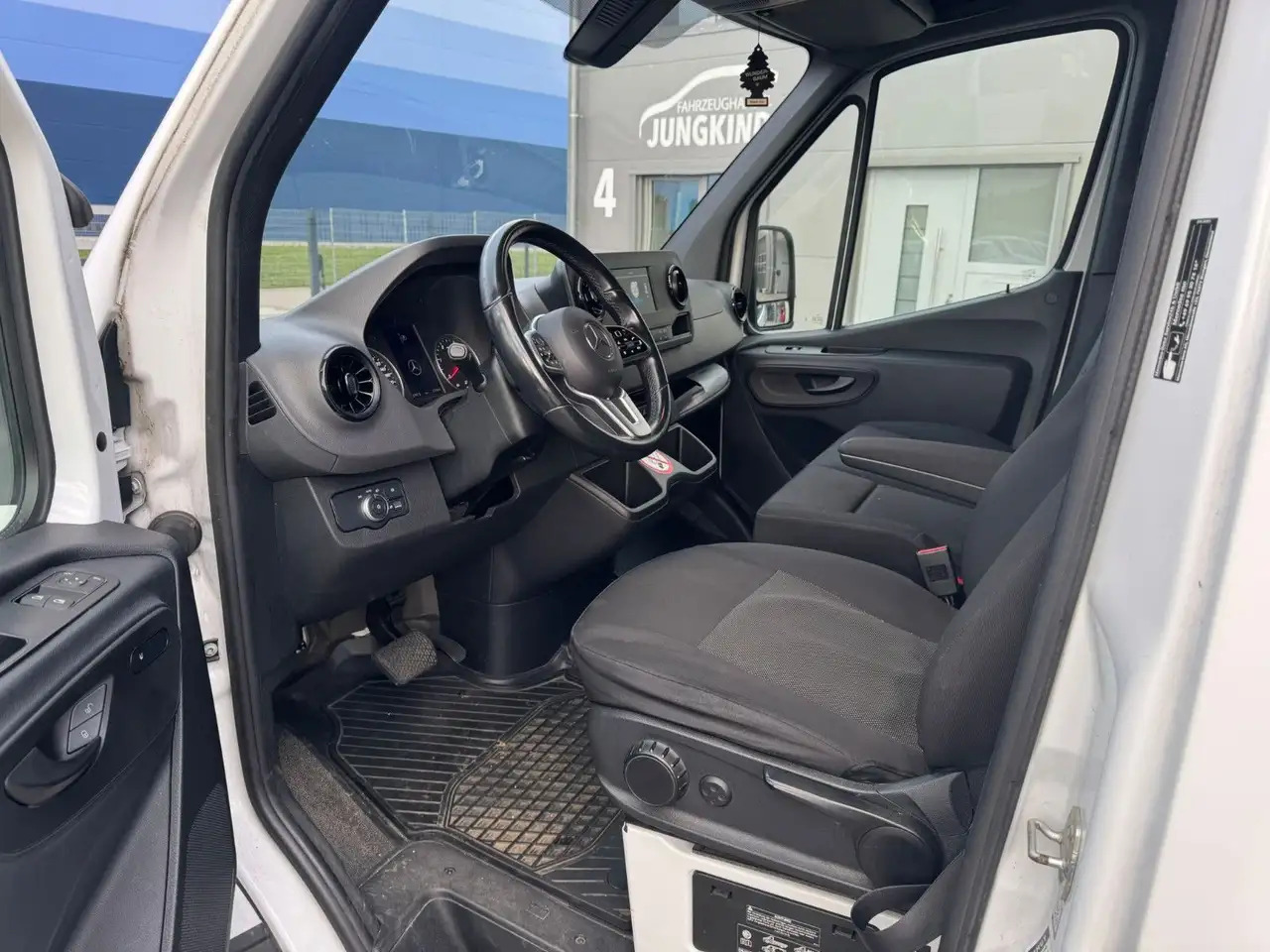 Mercedes-Benz Sprinter 317 CDI Maxi Lang LED MBUX Klima - Βαν: φωτογραφία 3 Mercedes-Benz Sprinter 317 CDI Maxi Lang LED MBUX Klima - Βαν: φωτογραφία 3