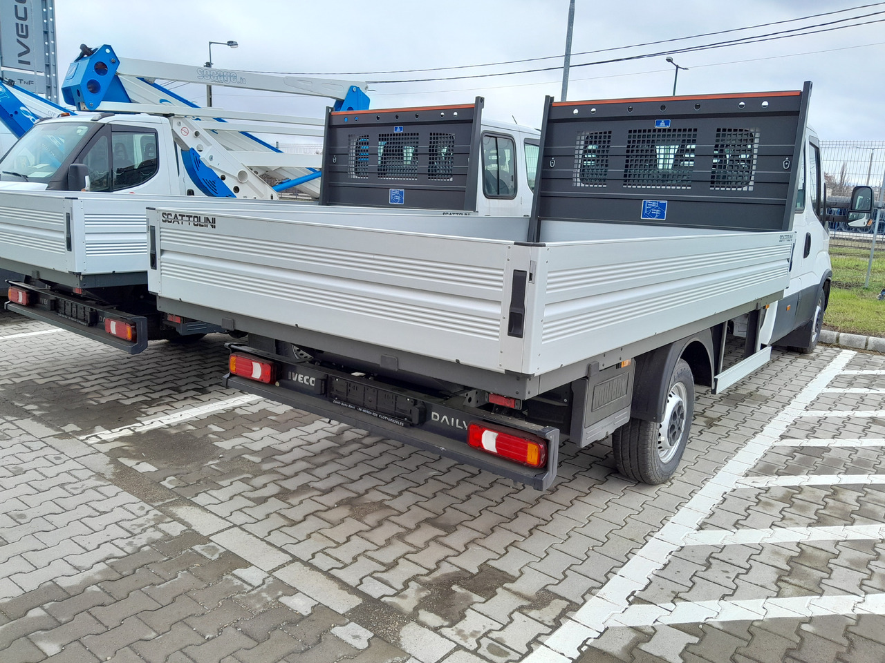 Iveco Daila 35 Daily C 18 H 3450 - Μικρό φορτηγό με καρότσα: φωτογραφία 4 Iveco Daila 35 Daily C 18 H 3450 - Μικρό φορτηγό με καρότσα: φωτογραφία 4