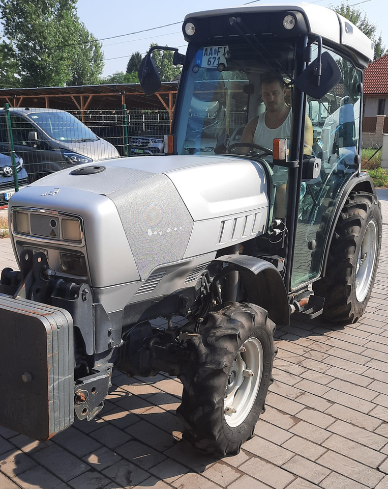 LAMBORGHINI RV90 Automatic - Γεωργικά μηχανήματα: φωτογραφία 1 LAMBORGHINI RV90 Automatic - Γεωργικά μηχανήματα: φωτογραφία 1