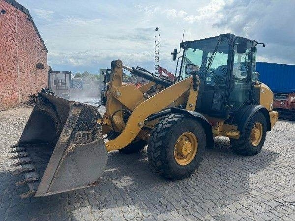 CAT 906M - Ελαστιχοφόρος φορτωτής: φωτογραφία 2 CAT 906M - Ελαστιχοφόρος φορτωτής: φωτογραφία 2