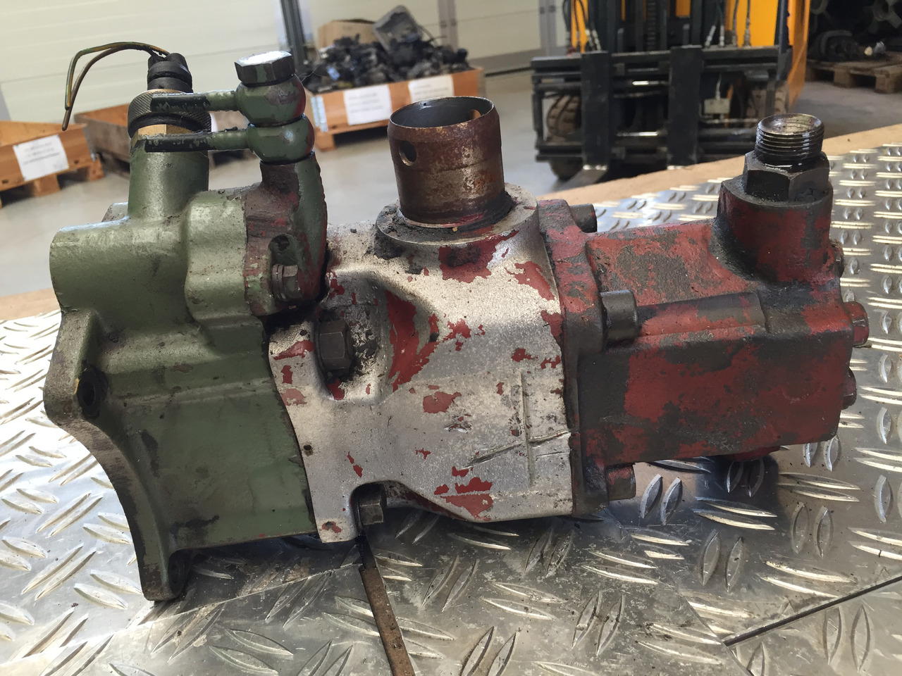 Gebrauchte Hydraulikpumpe mit Nebenantrieb, MB SK 26.35, Artikel-Nr. : 381 260 6005 033126 - Υδραυλική αντλία για Φορτηγό: φωτογραφία 1 Gebrauchte Hydraulikpumpe mit Nebenantrieb, MB SK 26.35, Artikel-Nr. : 381 260 6005 033126 - Υδραυλική αντλία για Φορτηγό: φωτογραφία 1